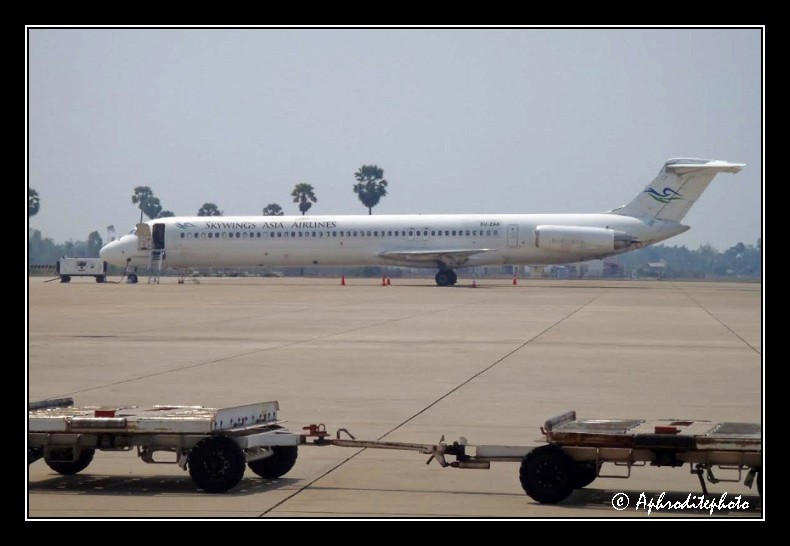 Skywings Asia Airlines McDonnell Douglas MD80